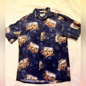 Campia Hawaiian shirt size M
New condition
Barely worn
No damage